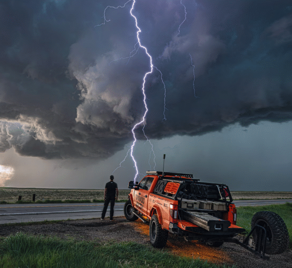 Thunder Light Wonders: The Hidden Story Behind Lightning and Storm Energy
